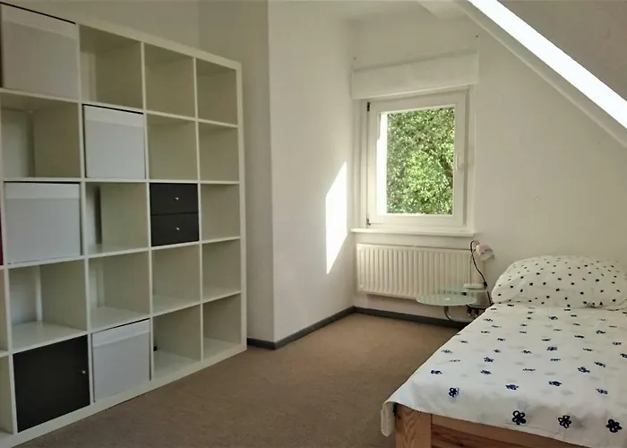 Sonniges Haeuschen Mit Garten